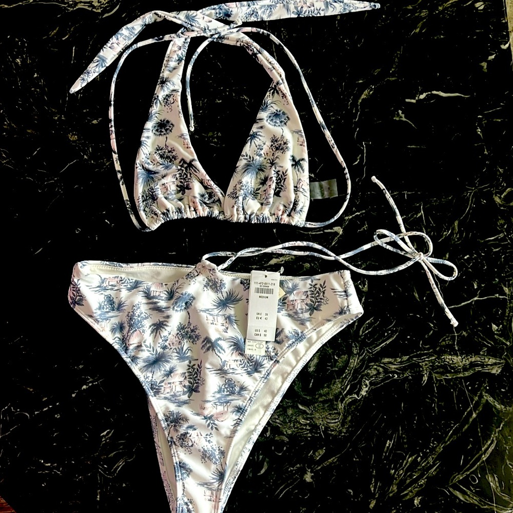 2 piece bathing suit / swimsuit